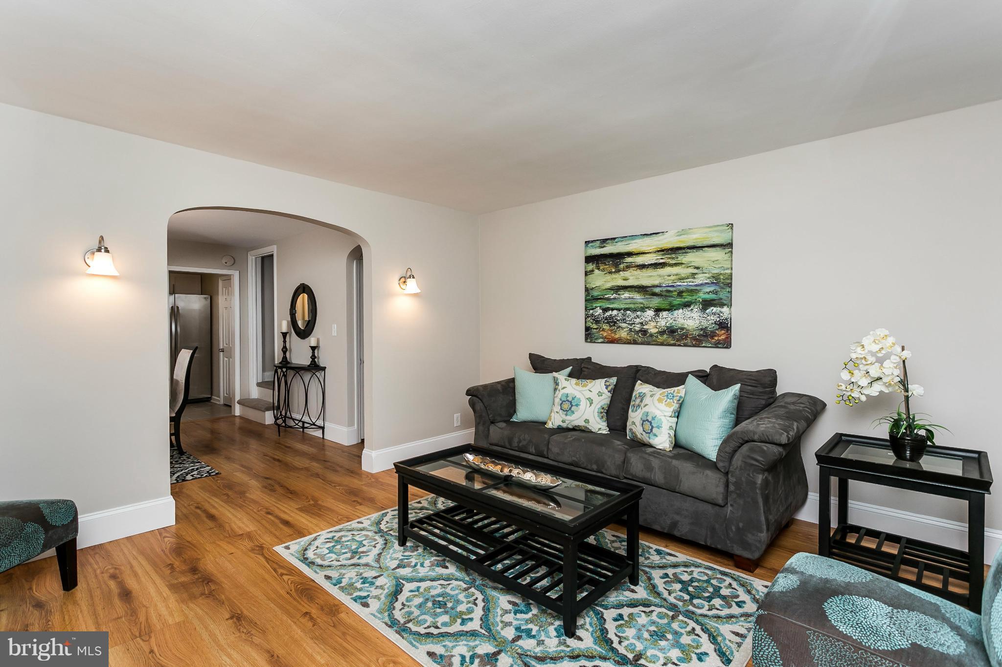 15 Beacon Hill Road Baltimore, MD 21207 - Photo 6 of 30 Living Room