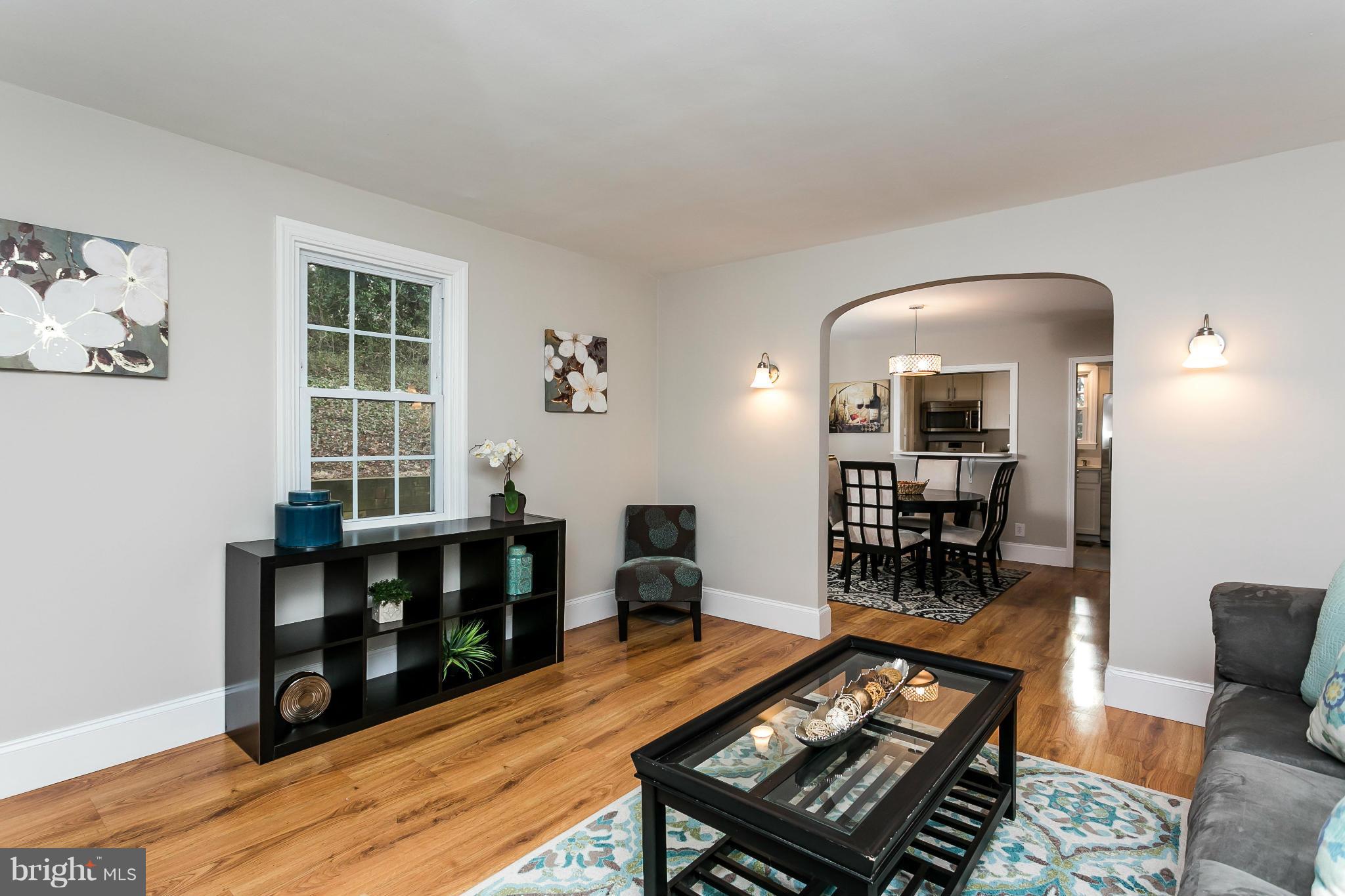 15 Beacon Hill Road Baltimore, MD 21207 - Photo 7 of 30 Living Room