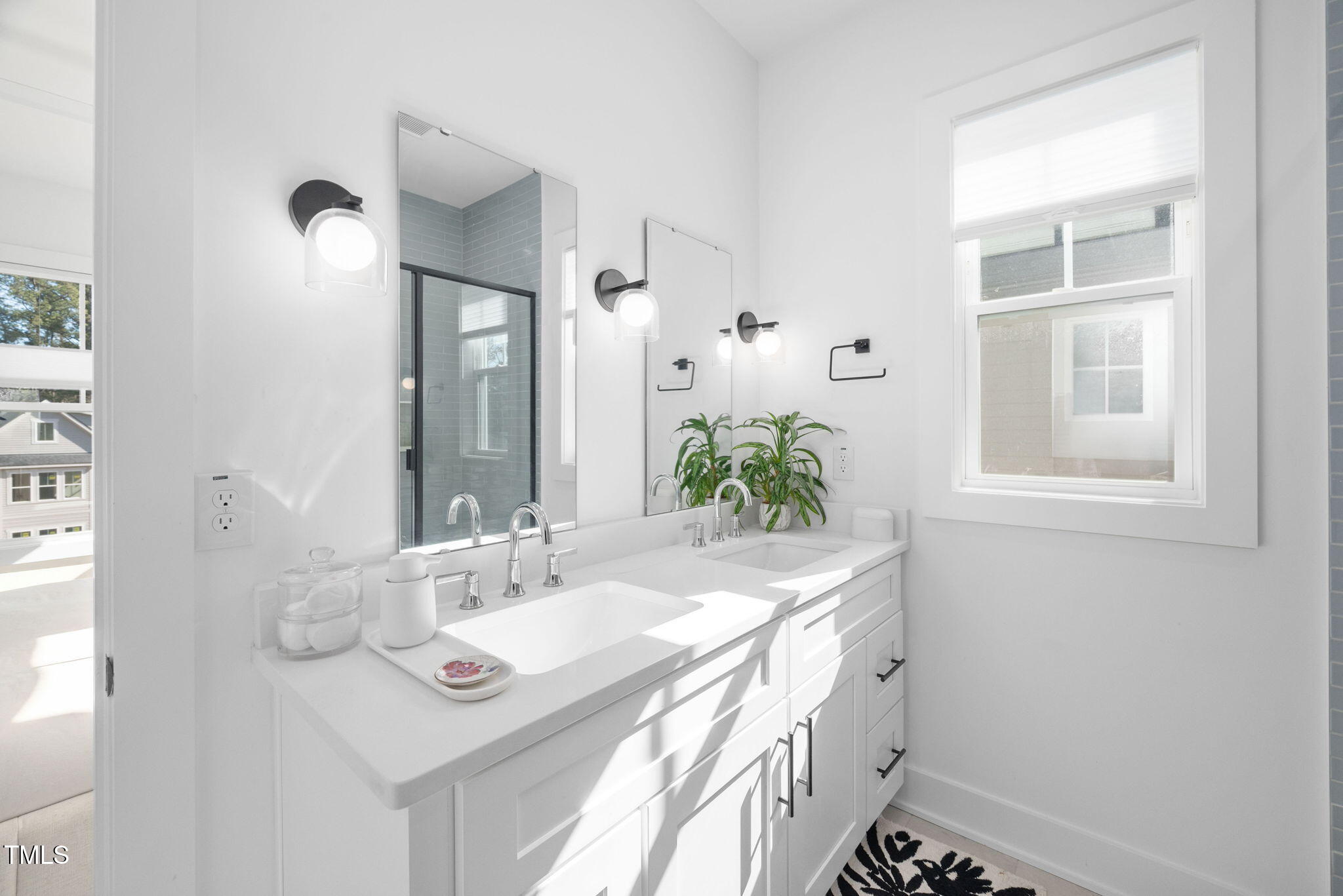 857 Athens Drive, Unit 102 Raleigh, NC 27606 - Photo 23 of 46 Primary Bathroom
