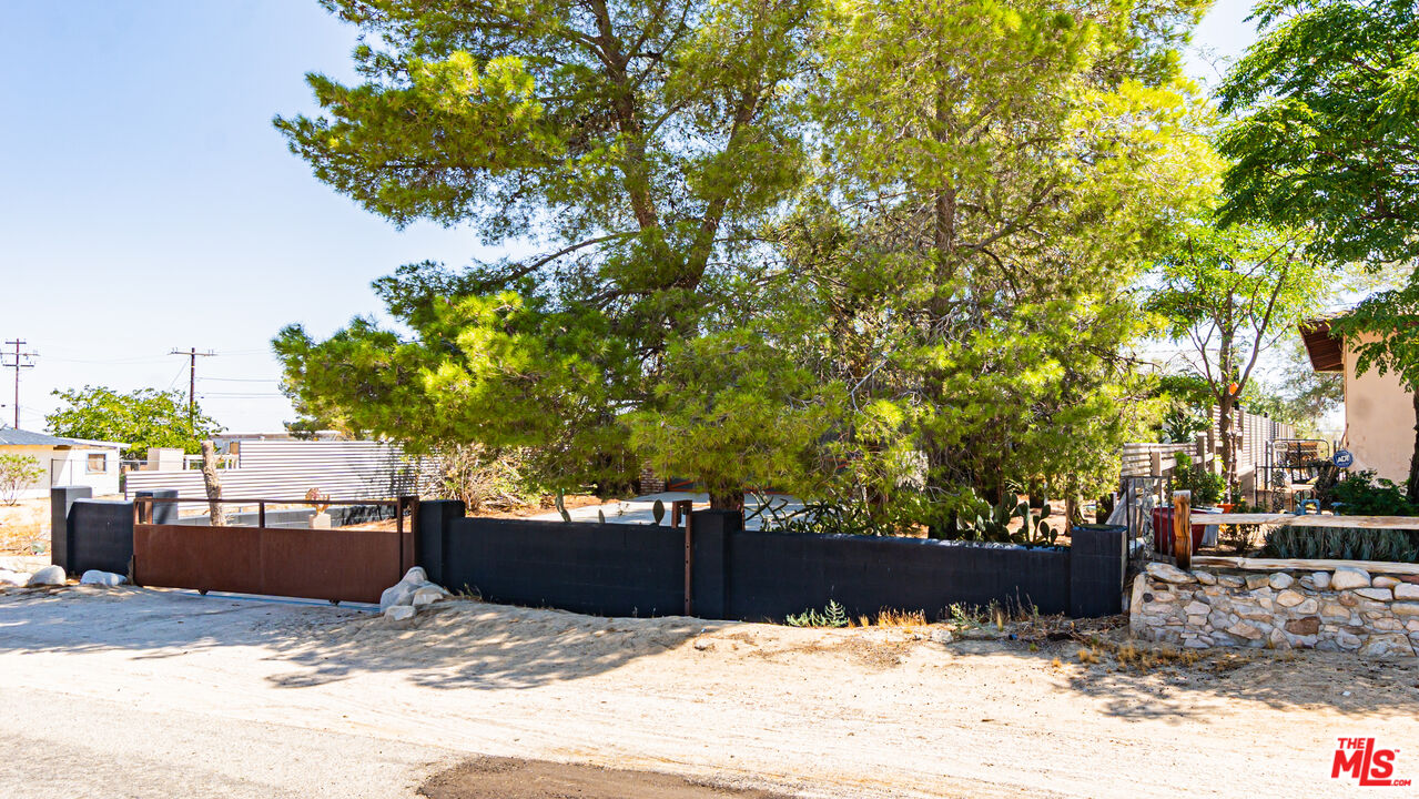 62033 Bonair Road Joshua Tree, CA 92252 - Photo 6 of 53