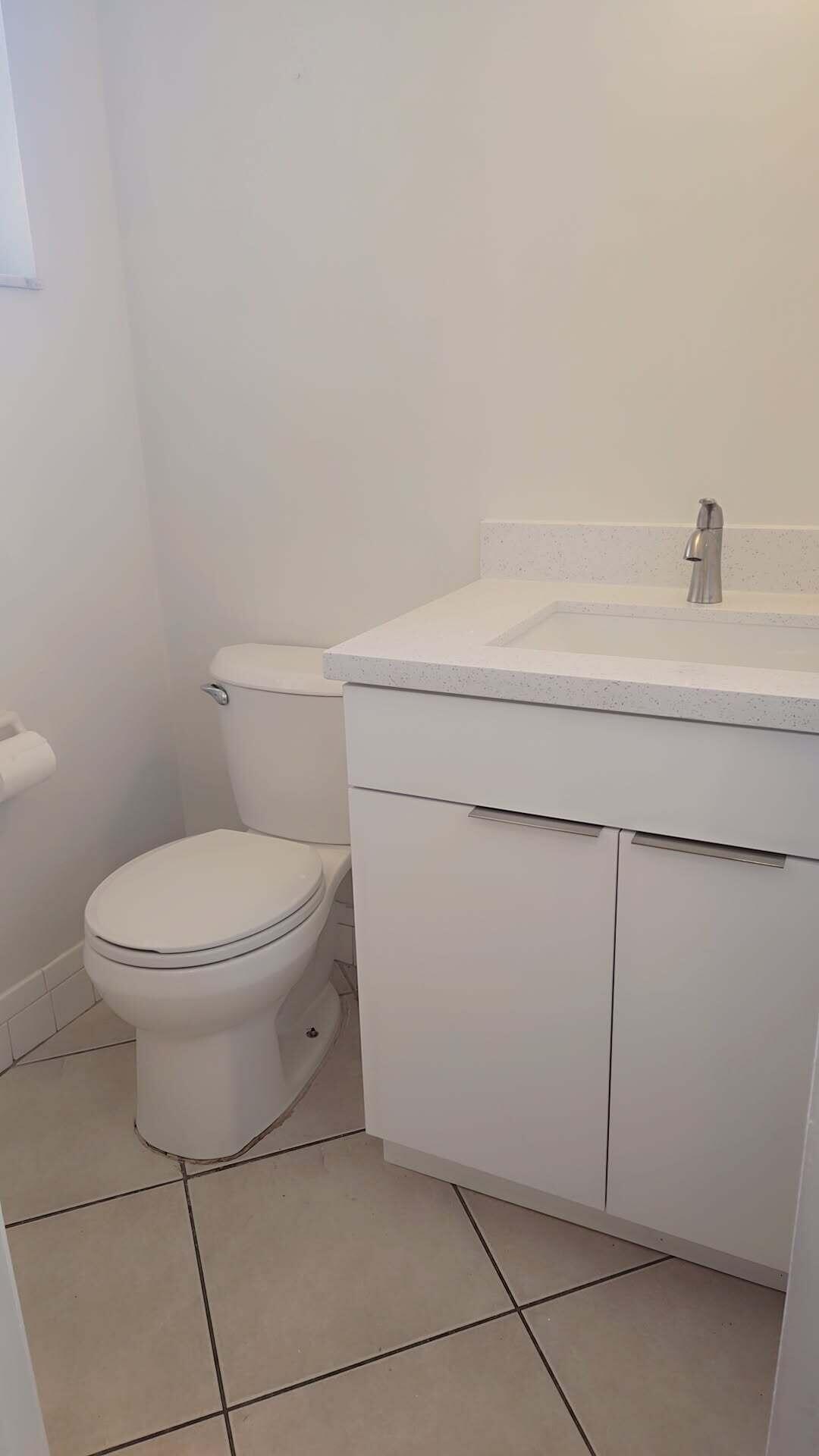 4121 Stirling Road, Unit 404 Dania Beach, FL 33314 - Photo 5 of 22 OAKS404#5