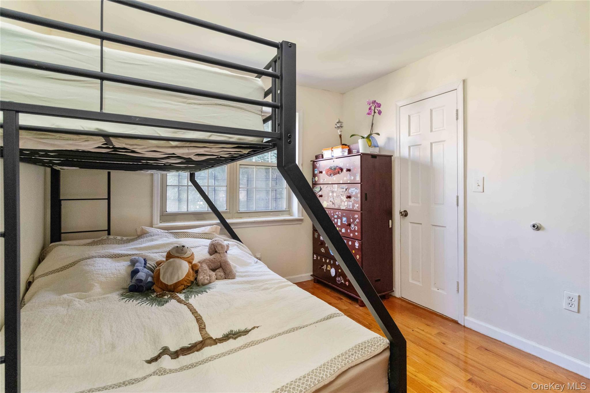 10223 43rd Avenue, Unit 2B Queens, NY 11368 - Photo 11 of 15 a view of entryway