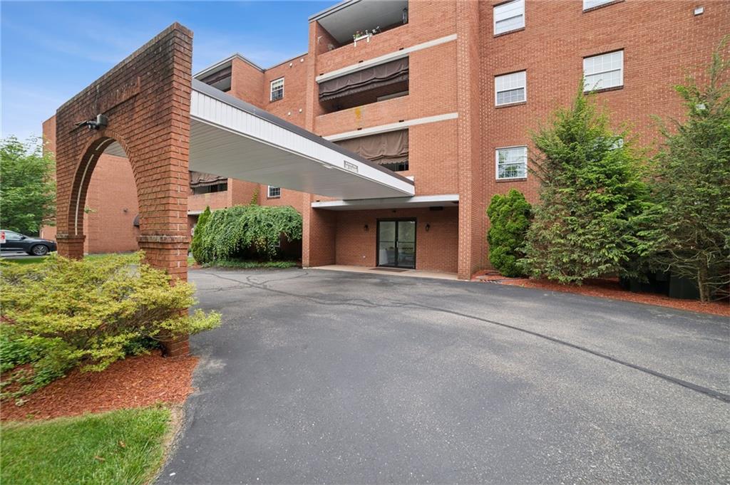 2850 Edgecliff Road, Unit 32 Lower Burrell, PA 15068 - Photo 1 of 27 Gallery Image 1