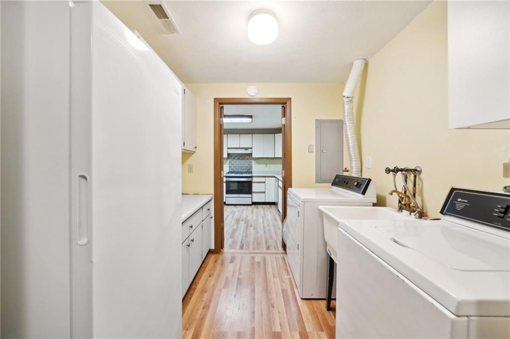 2850 Edgecliff Road, Unit 32 Lower Burrell, PA 15068 - Photo 16 of 27 Laundry Room