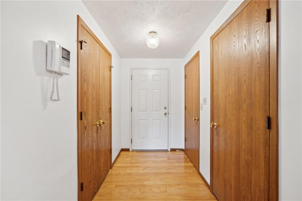2850 Edgecliff Road, Unit 32 Lower Burrell, PA 15068 - Photo 5 of 27 Entry