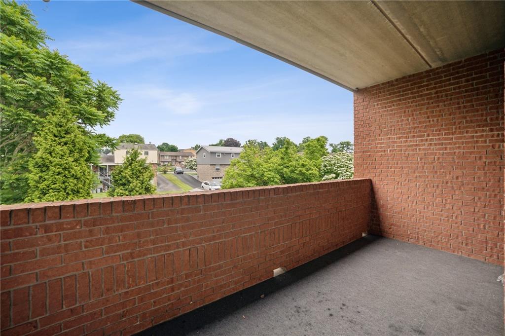 2850 Edgecliff Road, Unit 32 Lower Burrell, PA 15068 - Photo 9 of 27 Balcony