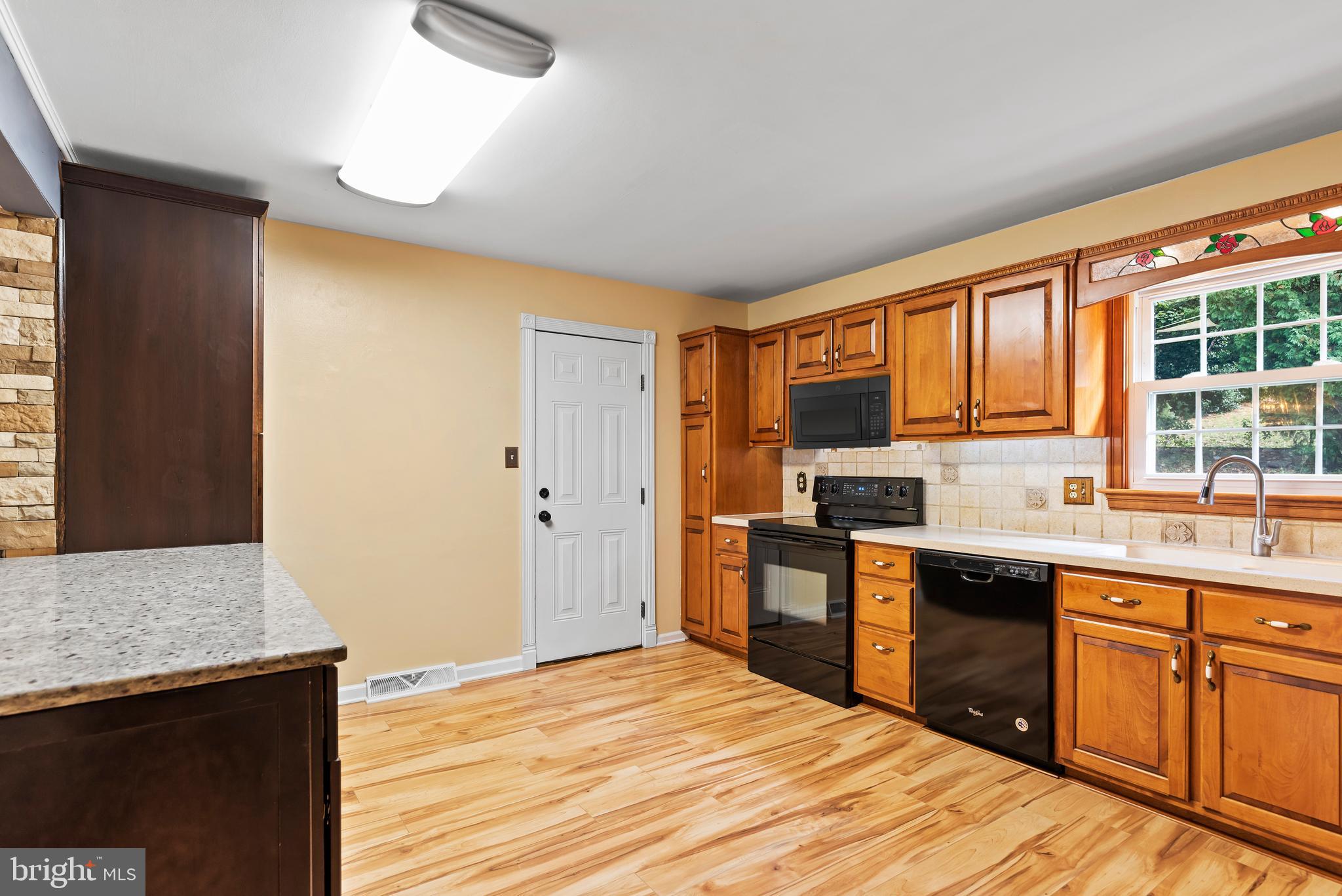 104 Parkview Road New Cumberland, PA 17070 - Photo 10 of 37 Gallery Image 10