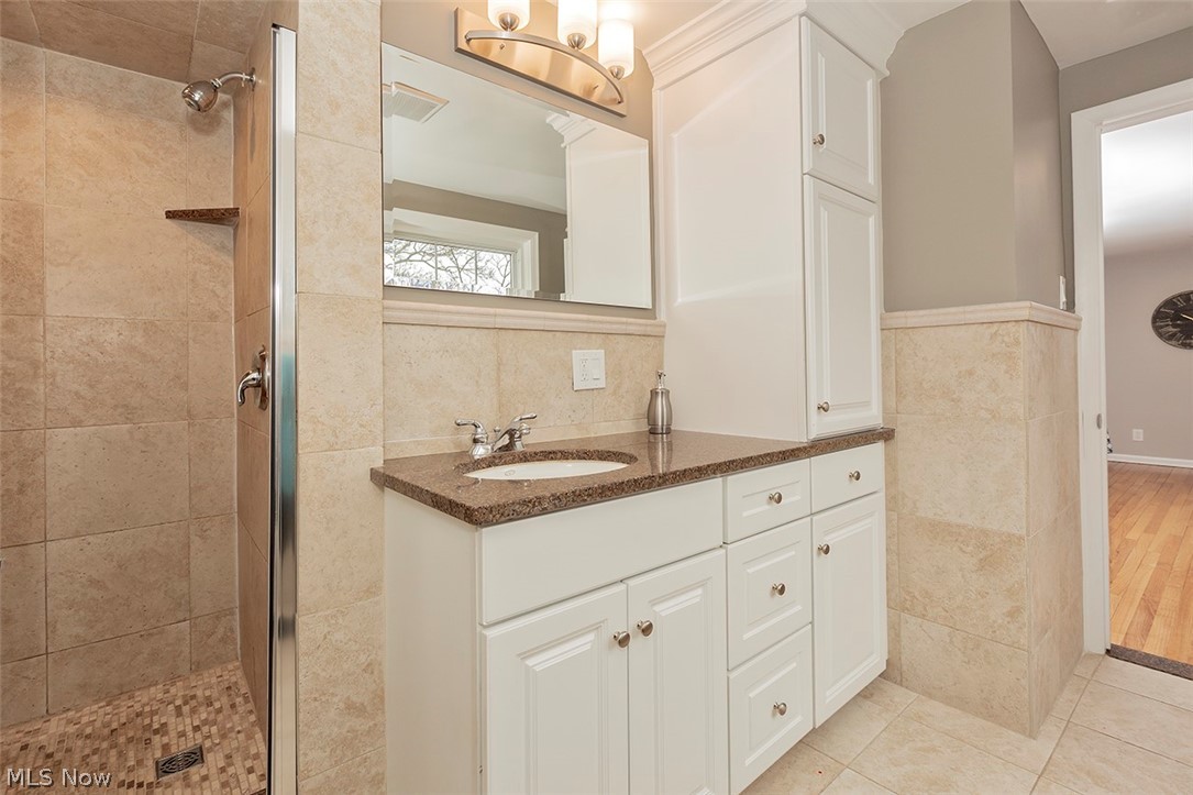 22112 East Byron Road Beachwood, OH 44122 - Photo 22 of 27