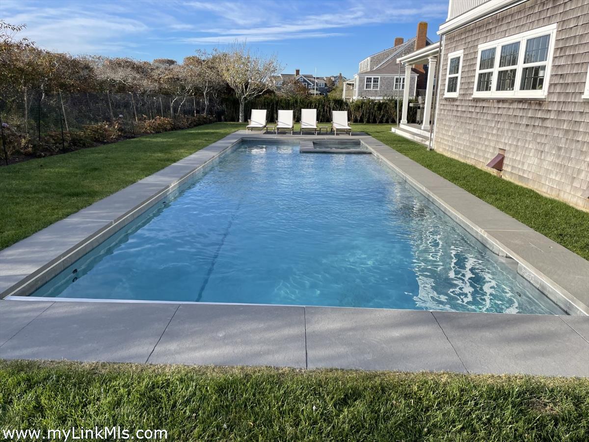 104 Baxter Road Nantucket, MA 02554 - Photo 12 of 61