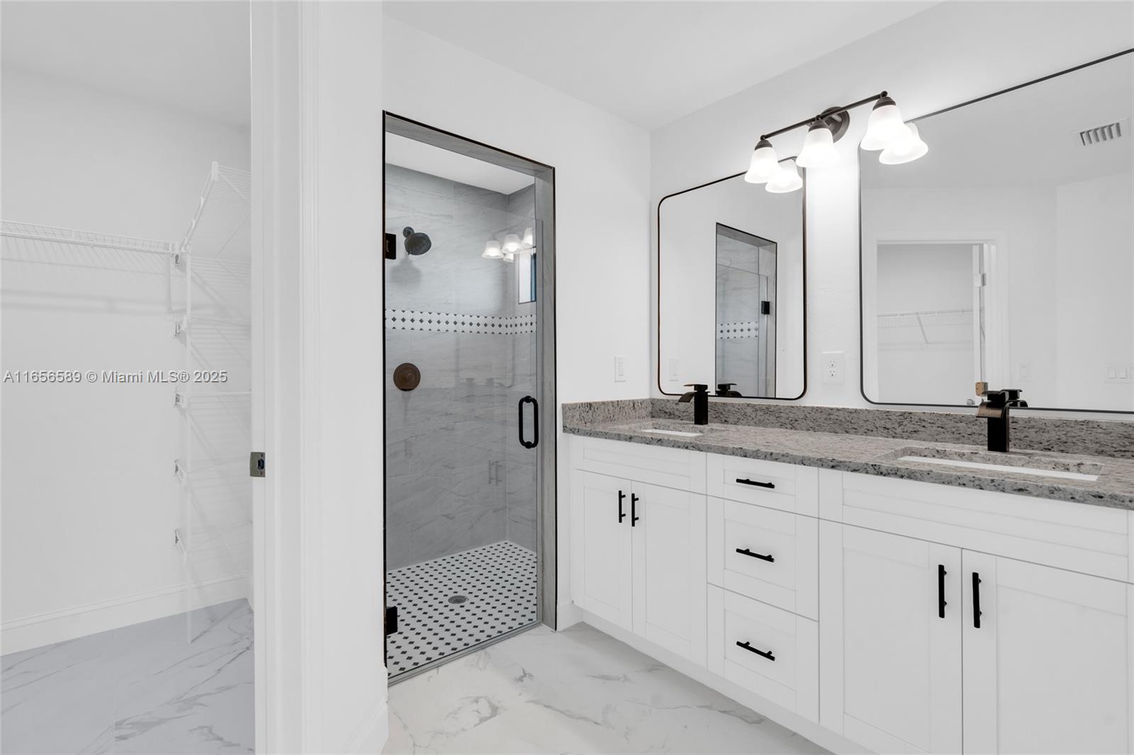 7789 16th Terrace LaBelle, FL 33935 - Photo 20 of 32 Primary Master Bath