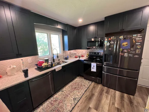 $299,900 | 4535 Southeast Pawnee Drive, Berryton, KS 66409