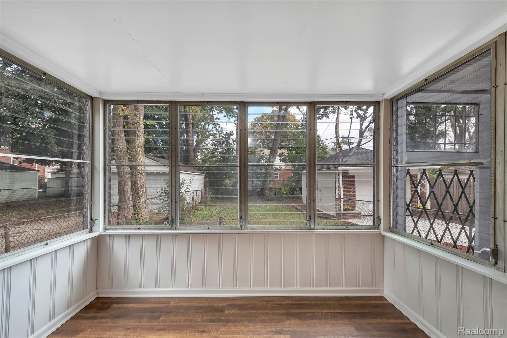 17390 Huntington Road Detroit, MI 48219 - Photo 7 of 19 17390-Huntington-Rd-Detroit-MI-48219-windowstill-8.jpg