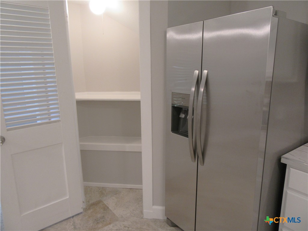 415 Easy Street Marlin, TX 76661 - Photo 15 of 45 a bathroom with a bathtub