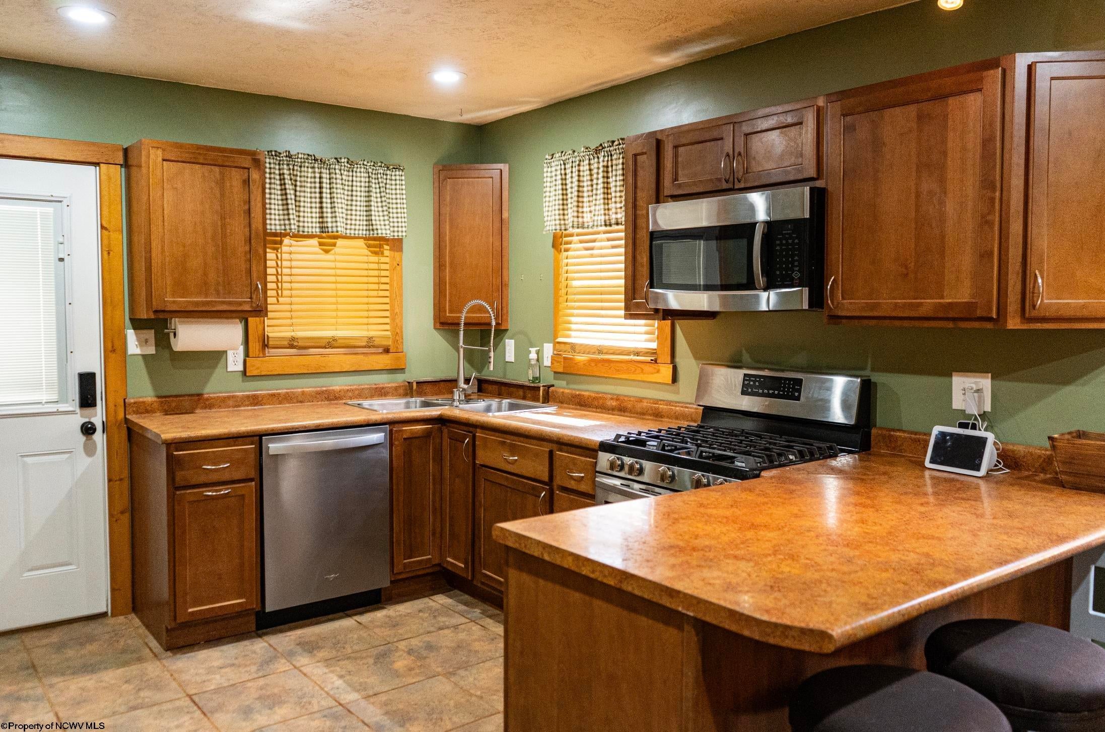 330 Grassy Run Road Fairmont, WV 26554 - Photo 12 of 39 Gallery Image 12