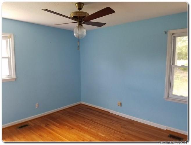 442 Christopher Road Shelby, NC 28152 - Photo 5 of 8 Gallery Image 5