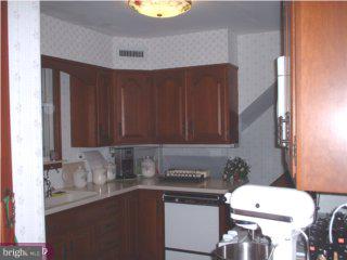 26 Woodbine Road Havertown, PA 19083 - Photo 4 of 6 Gallery Image 4