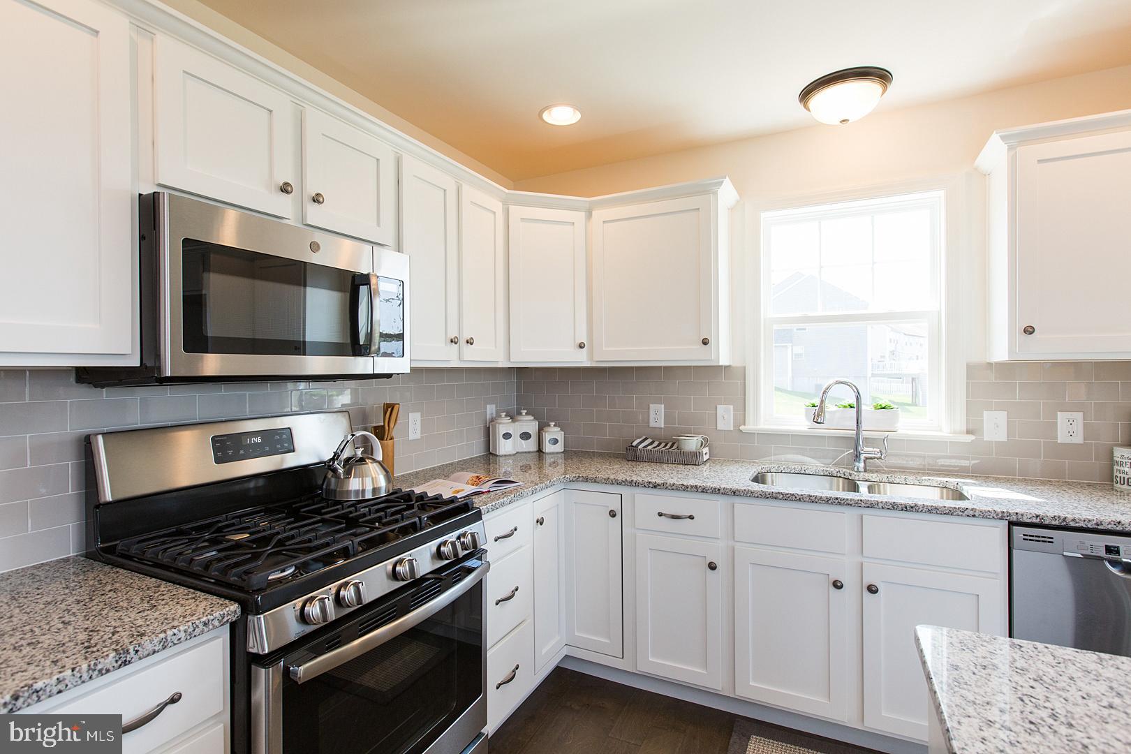 694 Hamaker Road Manheim, PA 17545 - Photo 12 of 45