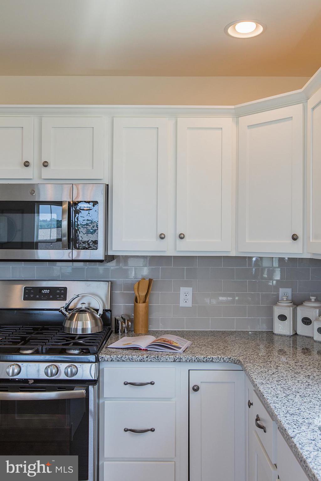 694 Hamaker Road Manheim, PA 17545 - Photo 14 of 45