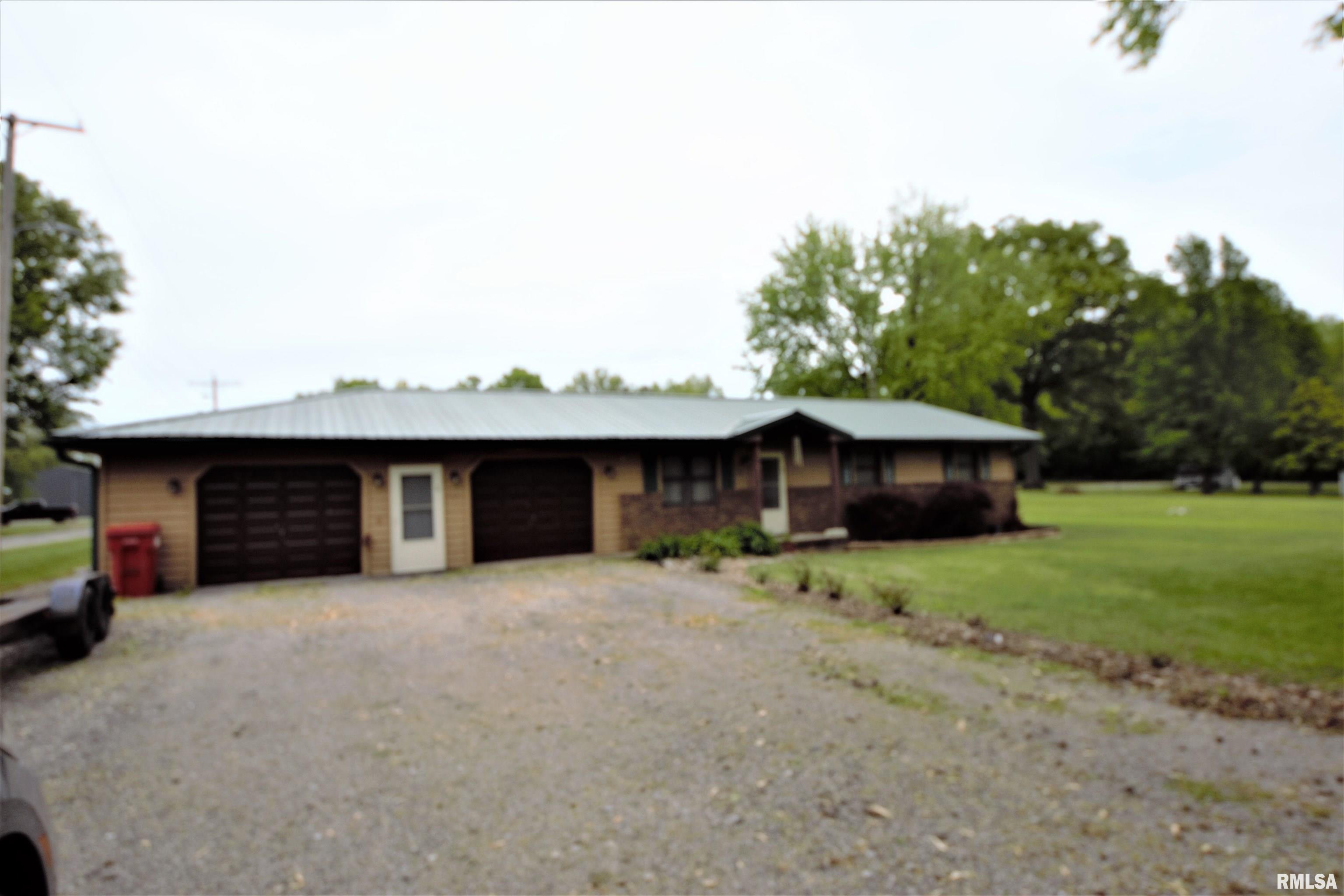 17001 Lowry Avenue Benton, IL 62812 - Photo 2 of 36