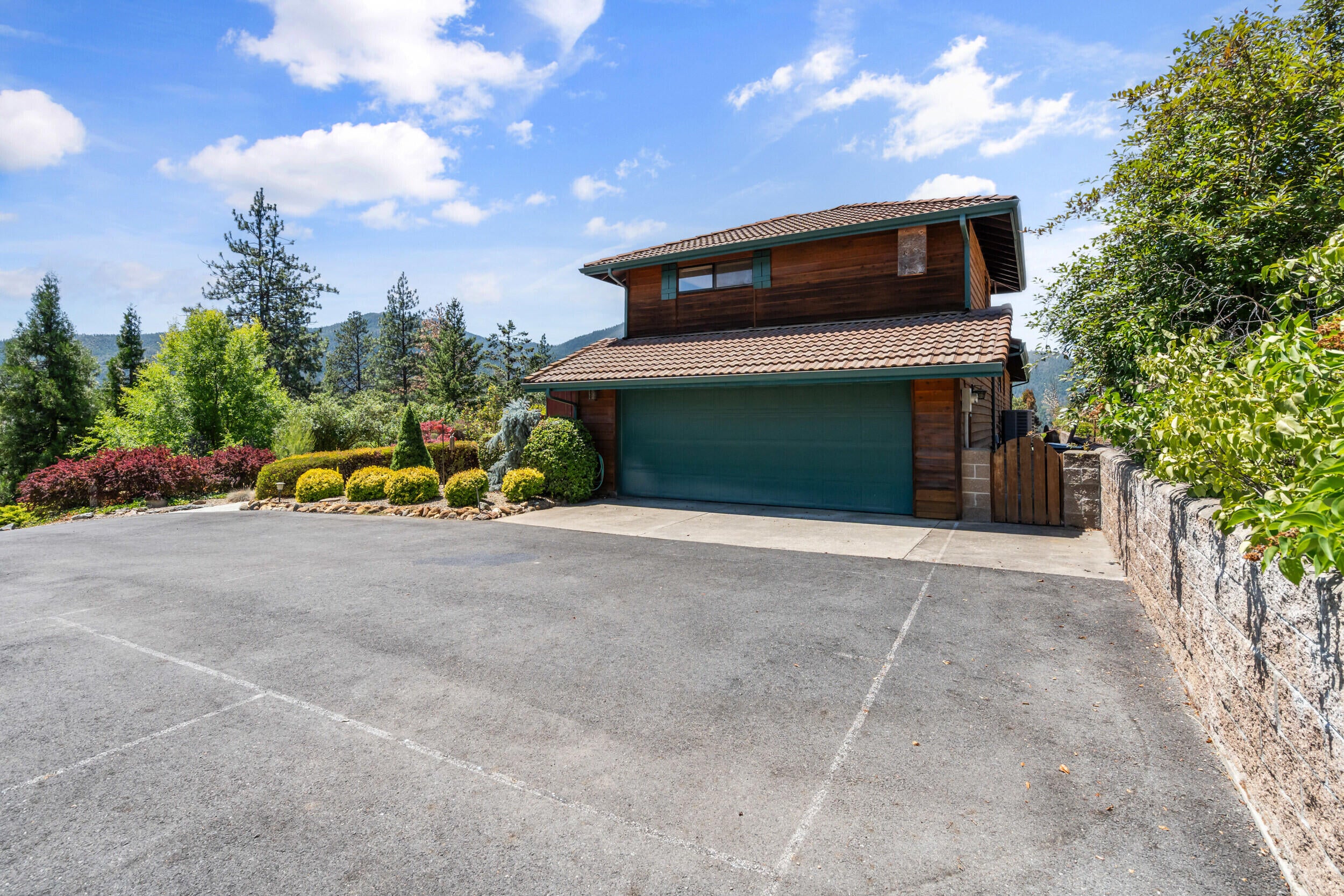 2389 Upper Applegate Road Jacksonville, OR 97530 - Photo 3 of 43 2389 upper applegate rd, jacksonville-01