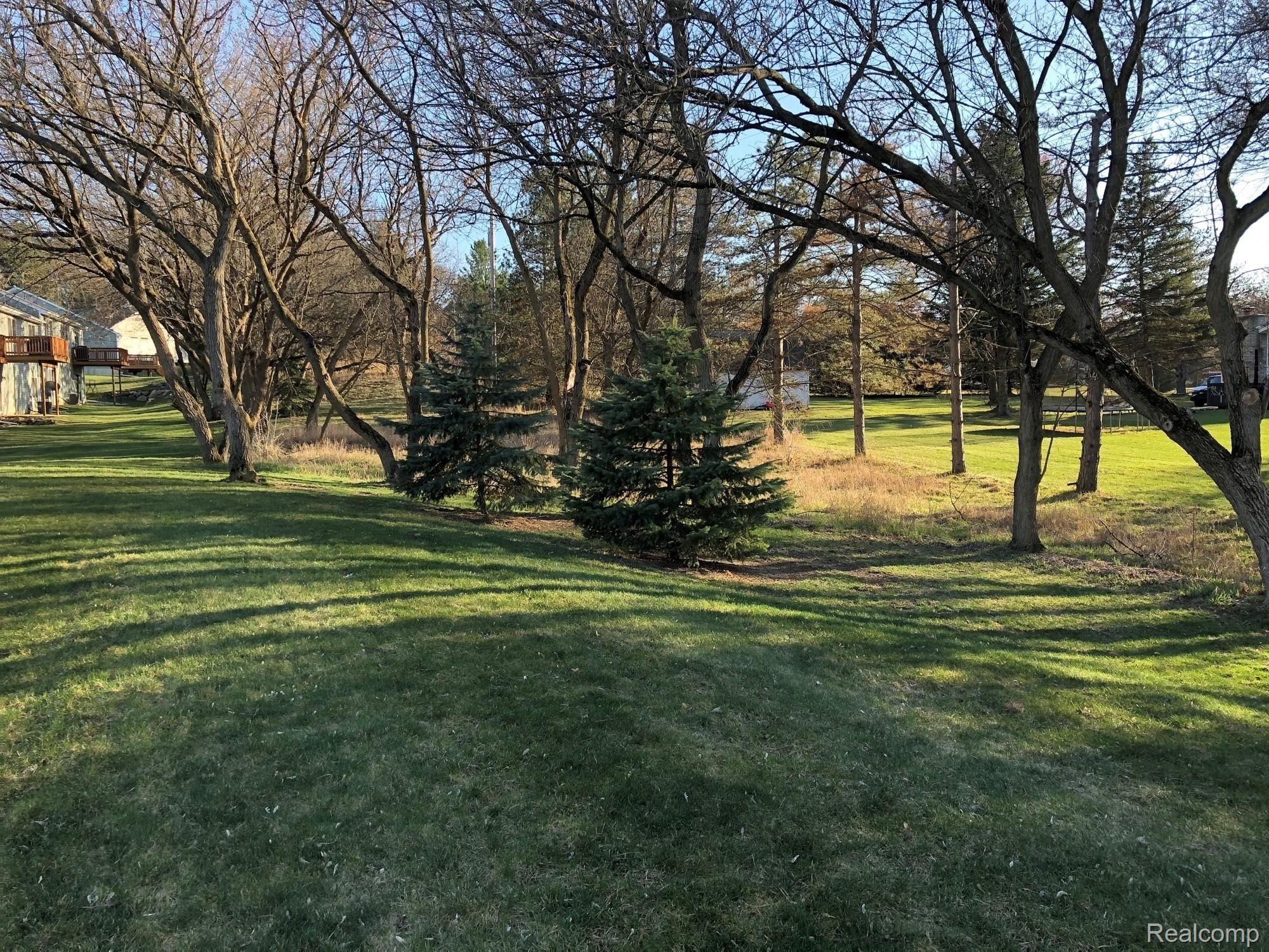 816 Spirea Howell, MI 48843 - Photo 20 of 22 Yard 2.jpg