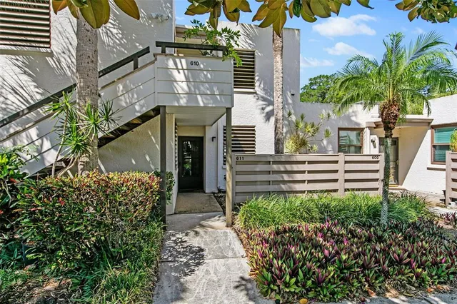 $249,900 | 611 Woodlawn Drive, Unit 611, Bradenton, FL 34210