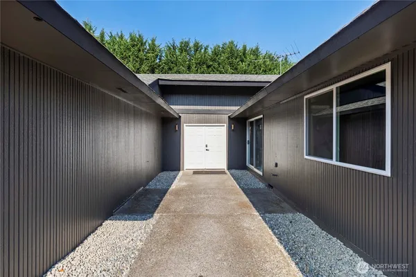 a very nice looking room with a rug