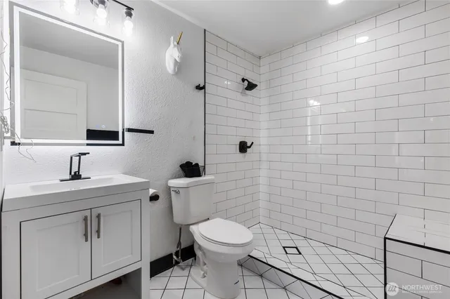 $1,399,000 | 3062 44th Street East, Tacoma, WA 98443