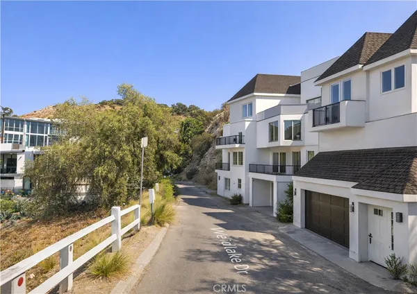 $1,699,000 | 6363 Weidlake Drive, Los Angeles, CA 90068