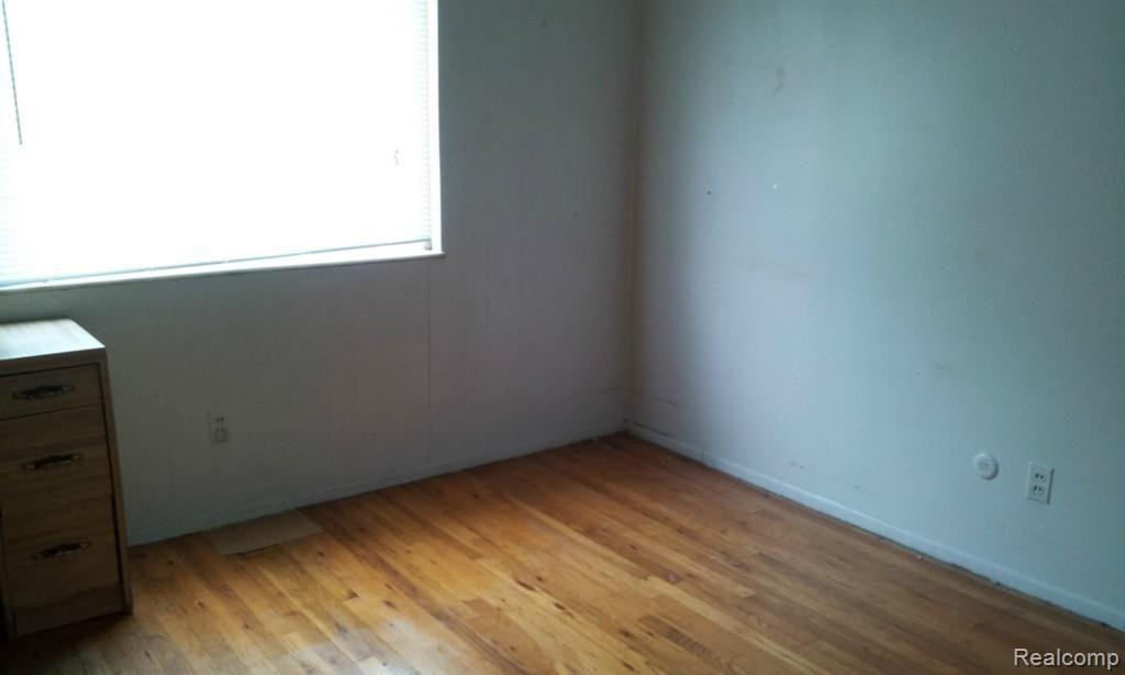 29342 Hoover Road Warren, MI 48093 - Photo 18 of 30 2014-10-07 12.27