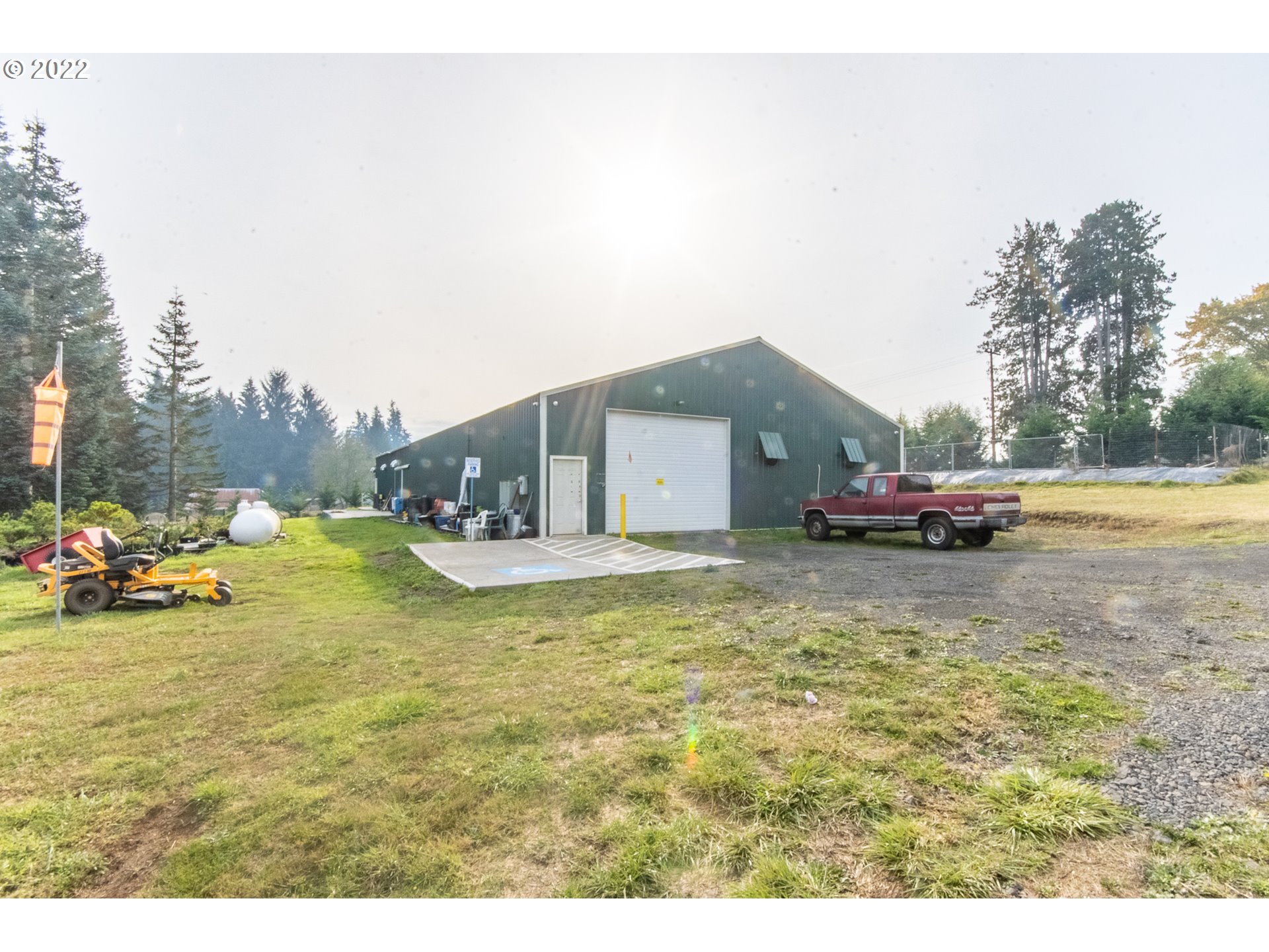 350 Bunker Hill Road Longview, WA 98632 - Photo 18 of 28 a swimming pool view with a outdoor seating