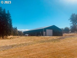 350 Bunker Hill Road Longview, WA 98632 - Photo 24 of 28 a view of empty room with yard