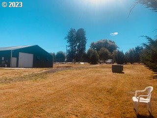 350 Bunker Hill Road Longview, WA 98632 - Photo 25 of 28 a view of swimming pool