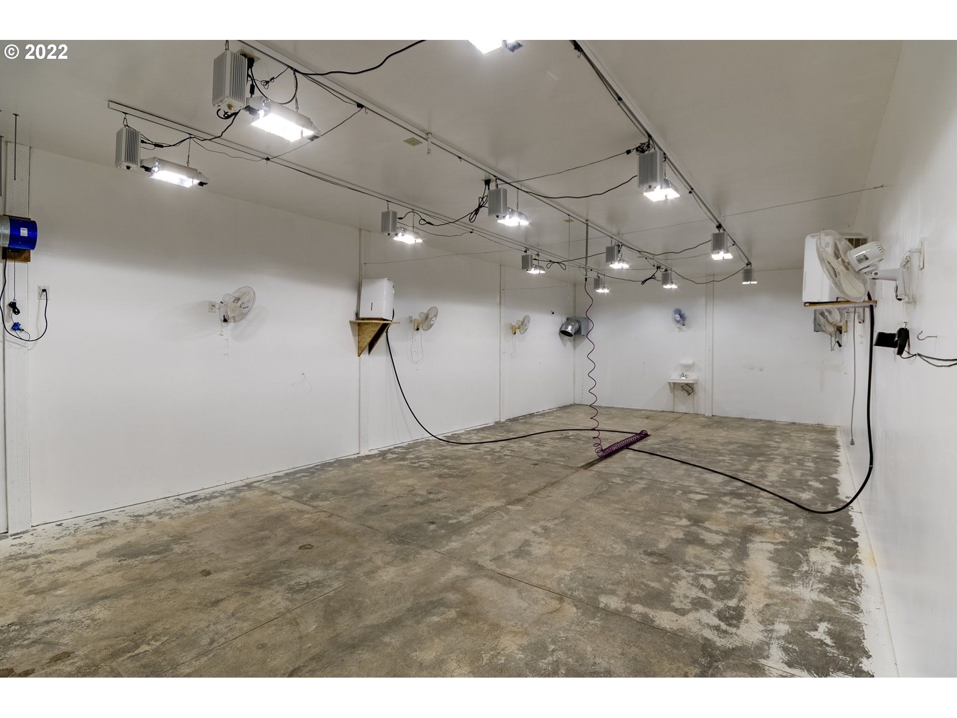 350 Bunker Hill Road Longview, WA 98632 - Photo 10 of 28 a view of a room with a chandelier