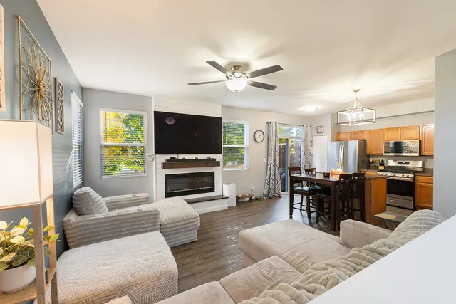 $315,000 | 8512 Foxborough Way, Joliet, IL 60431