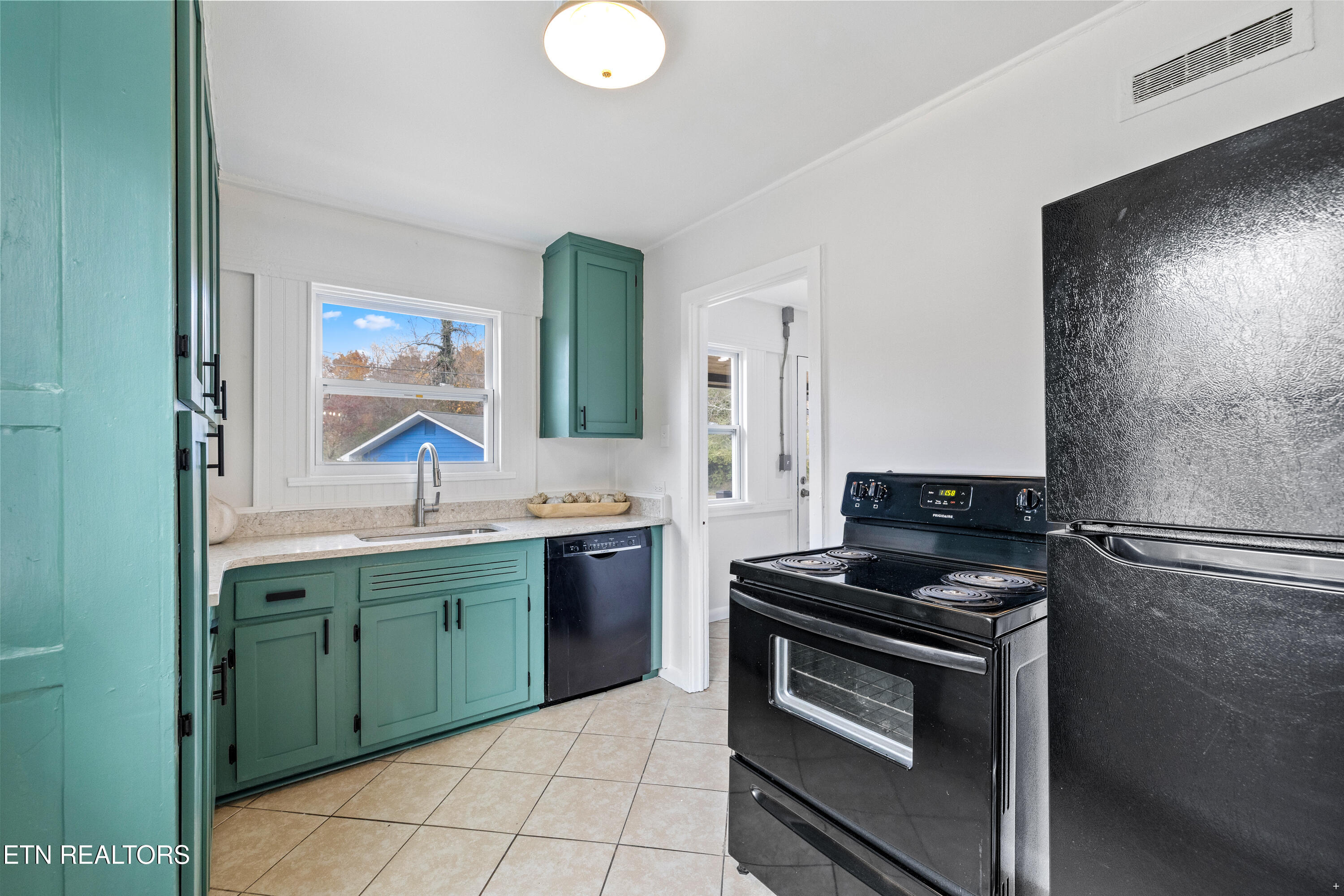 107 West Newcomb Road Oak Ridge, TN 37830 - Photo 9 of 19 Positive Perceptions-4