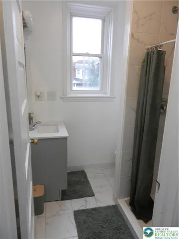 $1,450 | 1428 Center Street, Unit 2, Bethlehem, PA 18018