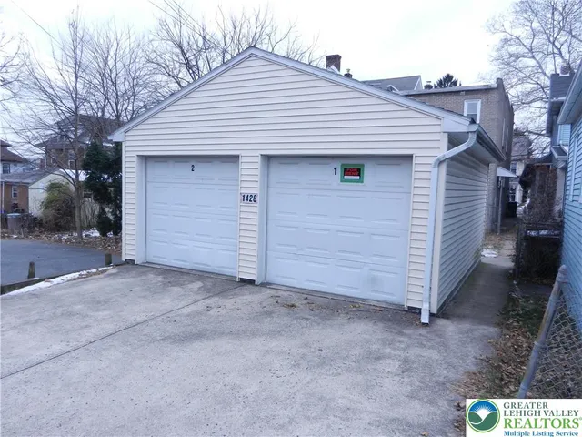 $1,450 | 1428 Center Street, Unit 2, Bethlehem, PA 18018