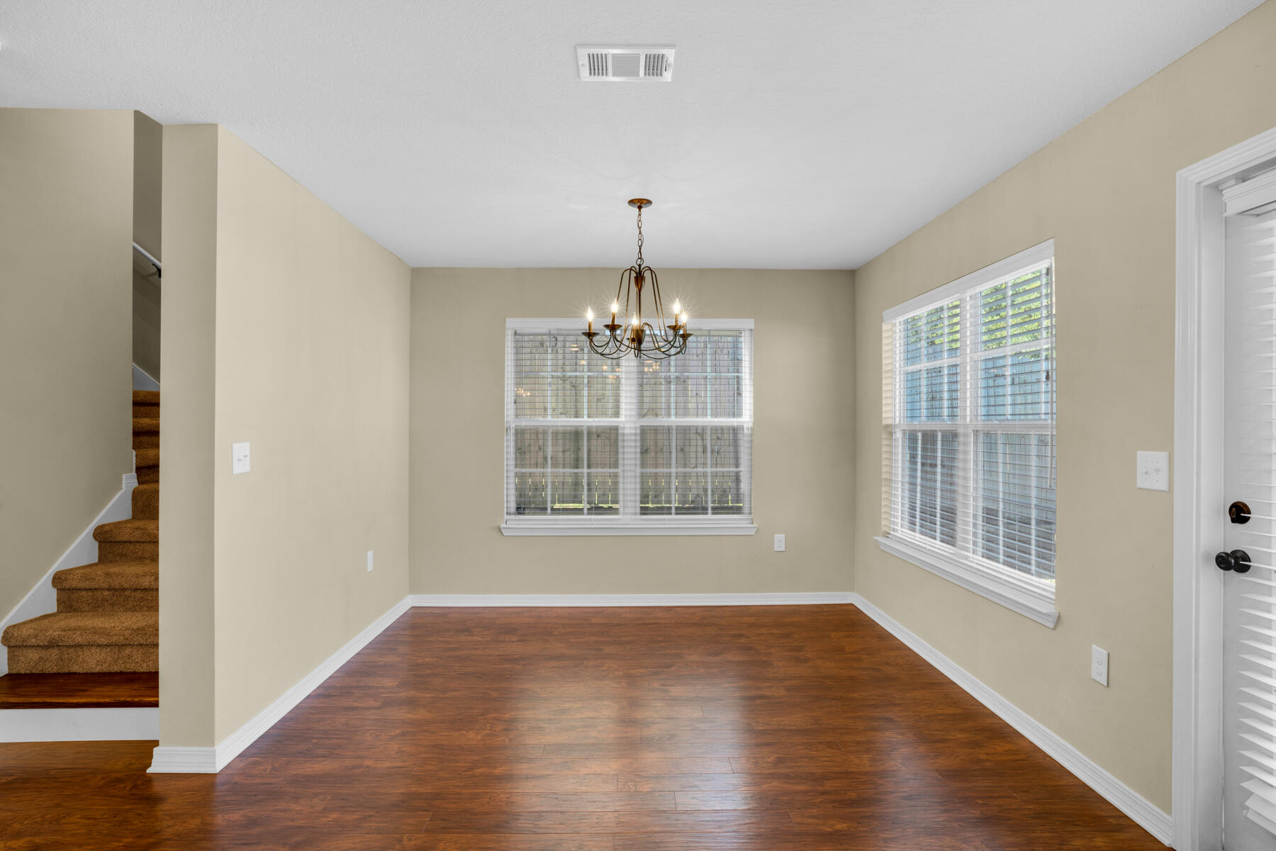 194 Wainwright Drive Crestview, FL 32539 - Photo 12 of 25 194 Wainwright Dr_20221121_054