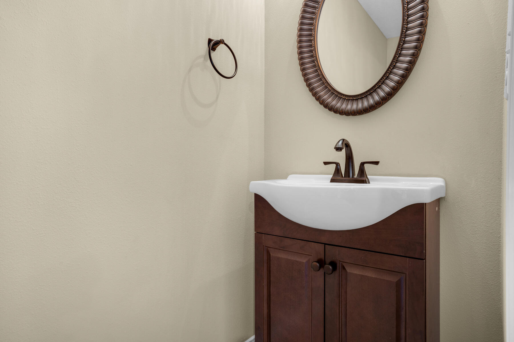 194 Wainwright Drive Crestview, FL 32539 - Photo 13 of 25 194 Wainwright Dr_20221121_058