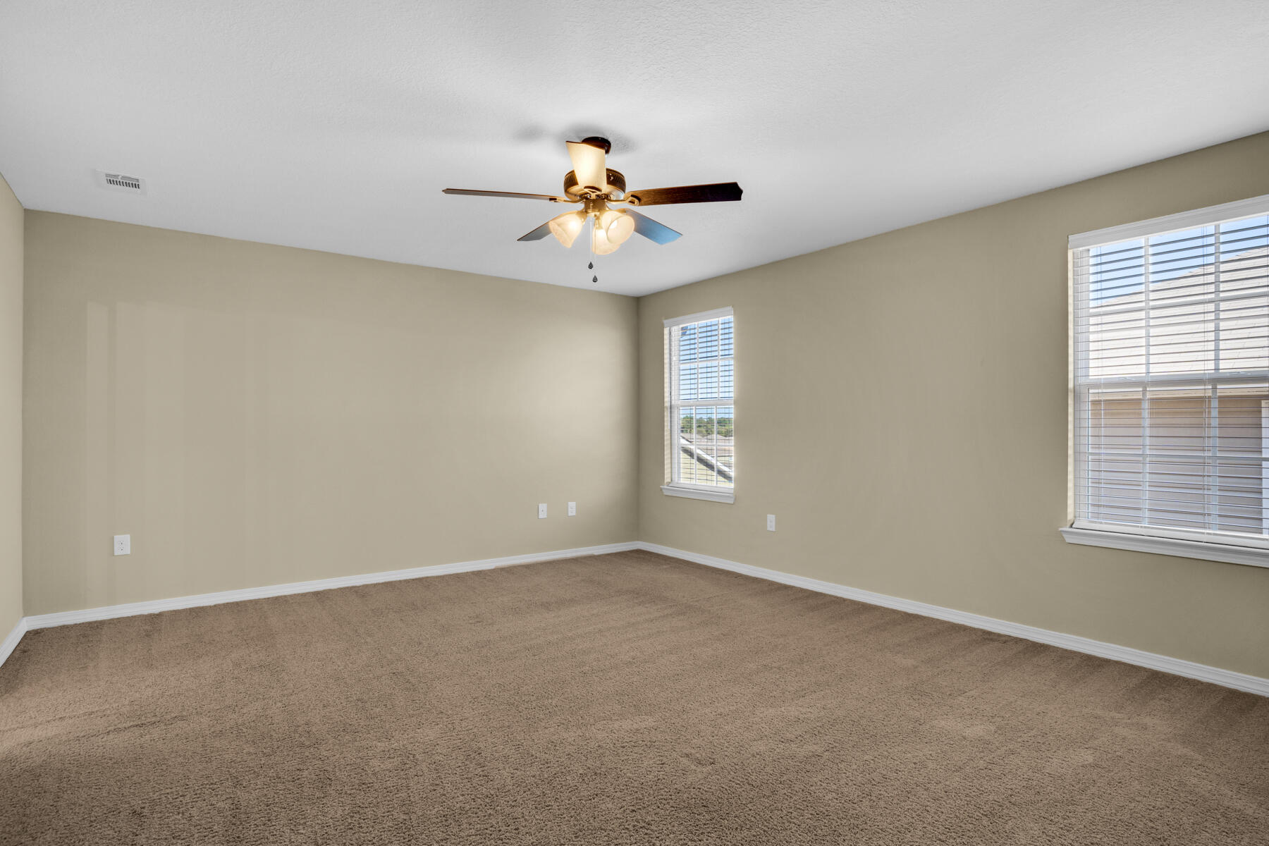 194 Wainwright Drive Crestview, FL 32539 - Photo 14 of 25 194 Wainwright Dr_20221121_063