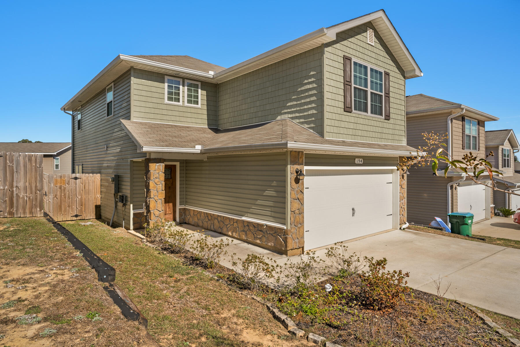 194 Wainwright Drive Crestview, FL 32539 - Photo 3 of 25 194 Wainwright Dr_20221121_009