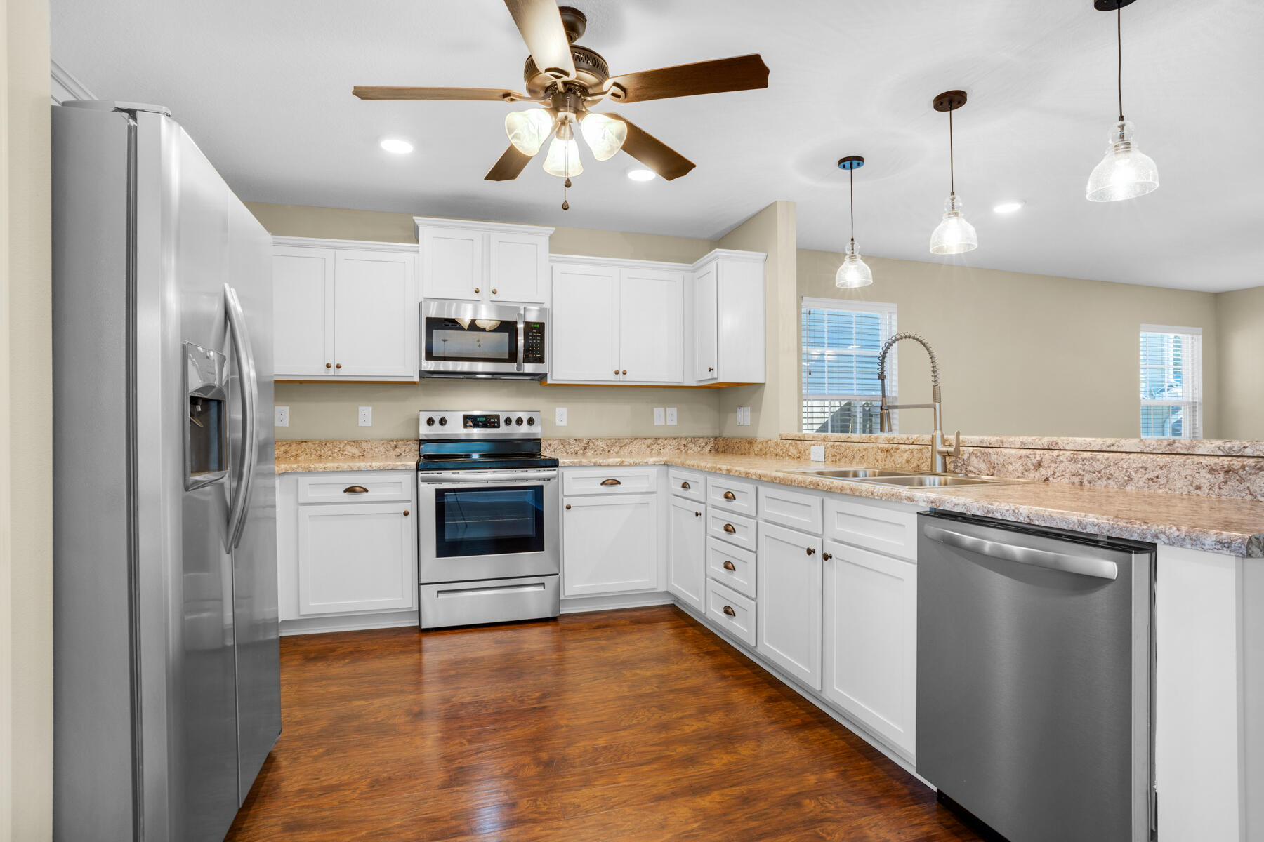 194 Wainwright Drive Crestview, FL 32539 - Photo 9 of 25 194 Wainwright Dr_20221121_039