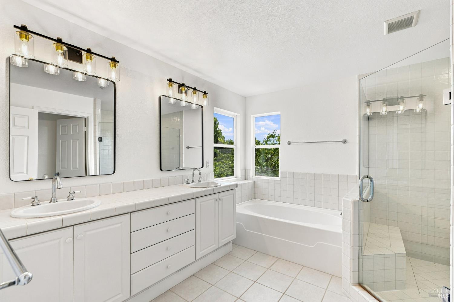 6 Egret View San Rafael, CA 94901 - Photo 22 of 37 Primary bathroom
