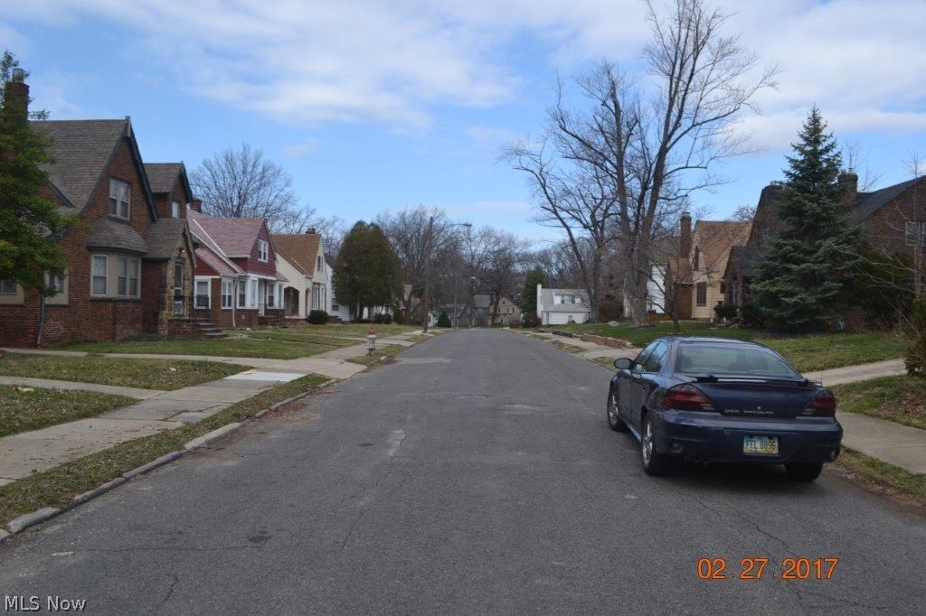 879 Medford Road Cleveland Heights, OH 44121 - Photo 9 of 25