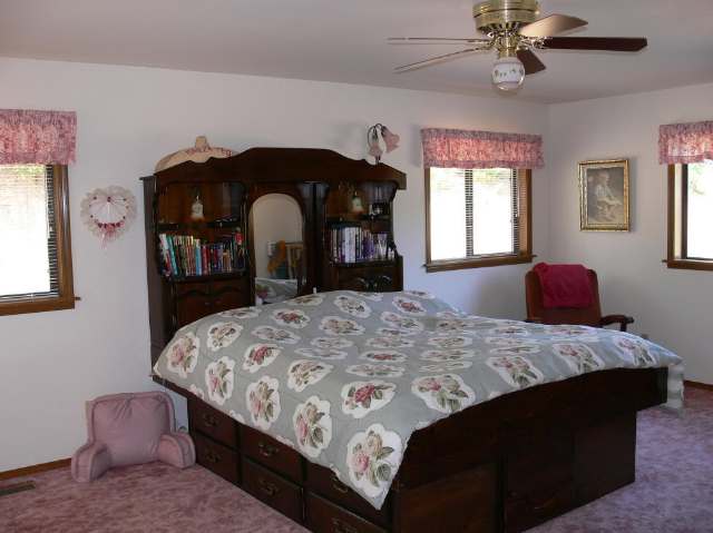 7800 North Old Stage Road Weed, CA 96094 - Photo 6 of 8 Gallery Image 6