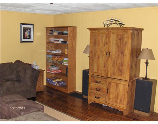 426 Kennedy Road Prospect, PA 16052 - Photo 5 of 8 Living Room.