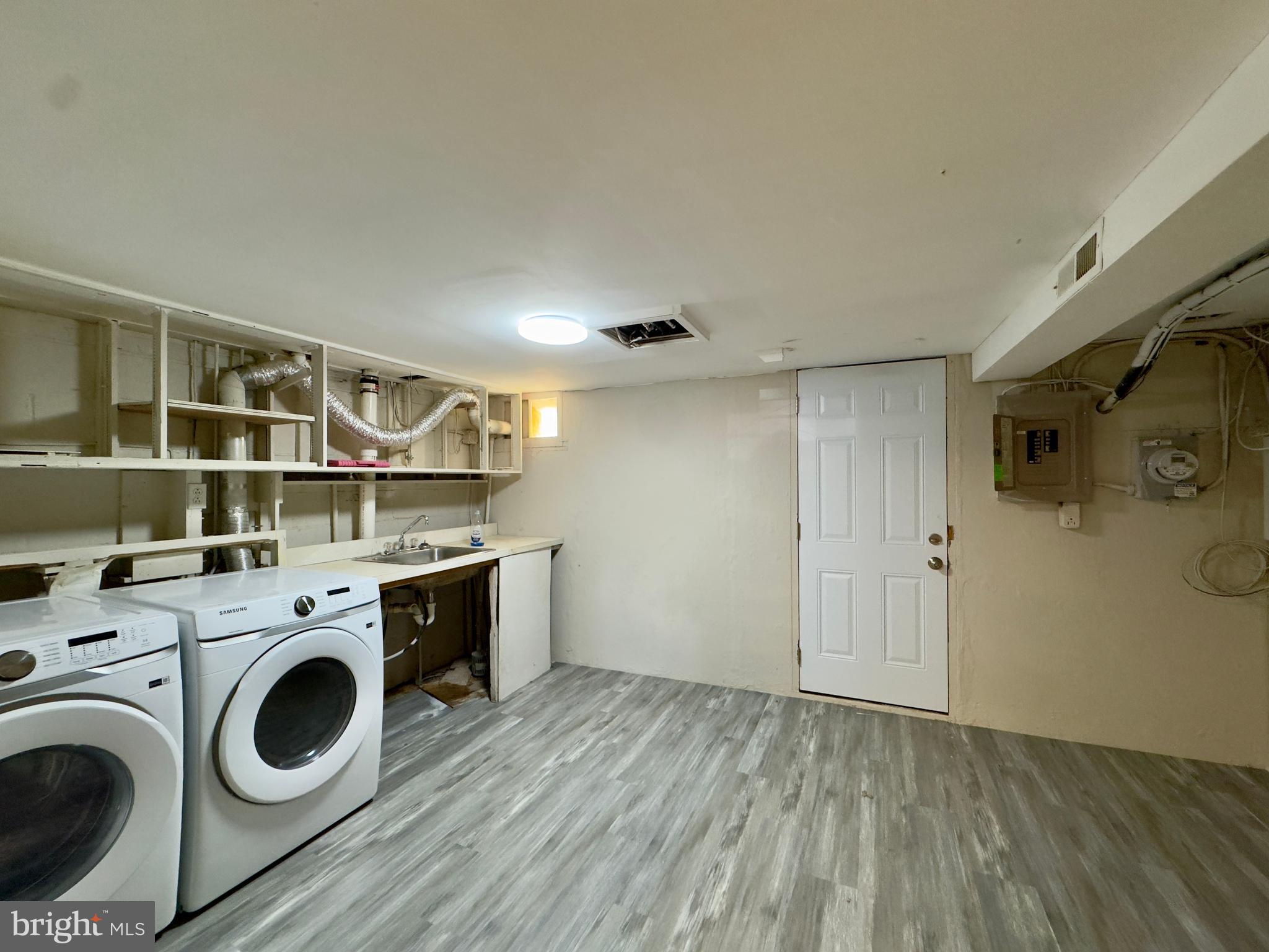 433 Oakwood Road Baltimore, MD 21222 - Photo 9 of 17