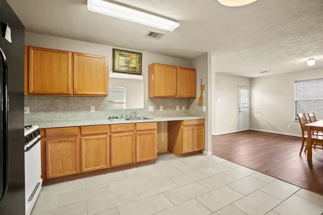 $1,950 | 5247 Panay Park Drive, Houston, TX 77048