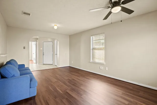 $1,950 | 5247 Panay Park Drive, Houston, TX 77048